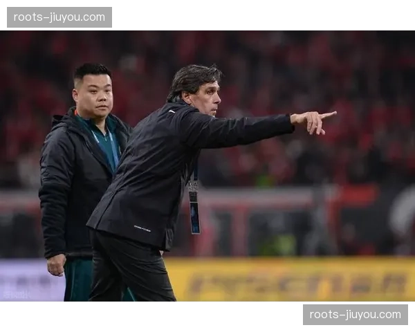 丹尼尔拉莫斯本土球员使用 钟义浩传中成固定进攻套路