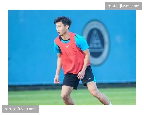 深圳新鹏城戴伟浚复出首发送出助攻，497天后重返赛场状态良好